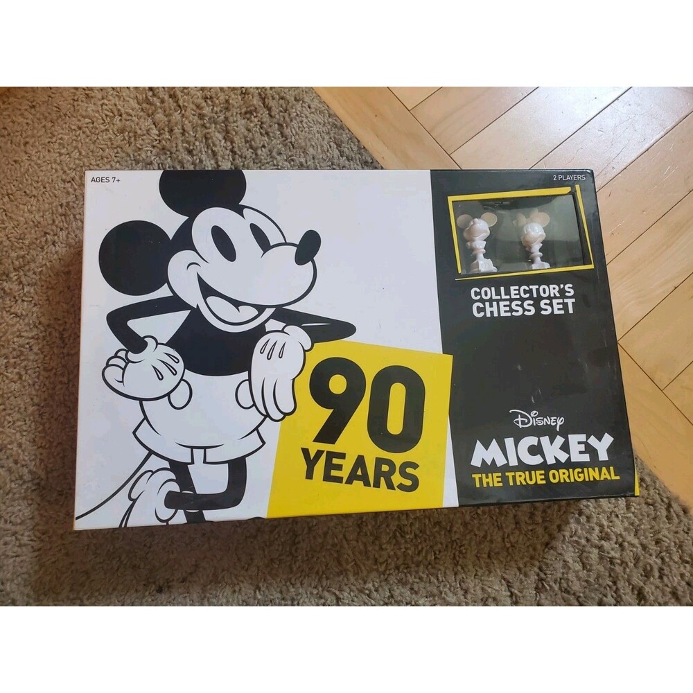 Disney Mickey The True Original 90 Years Collectors Chess Set USAopoly Complete